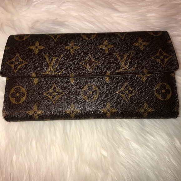 Louis Vuitton Handbags - 100% Auth Louis Vuitton Wallet